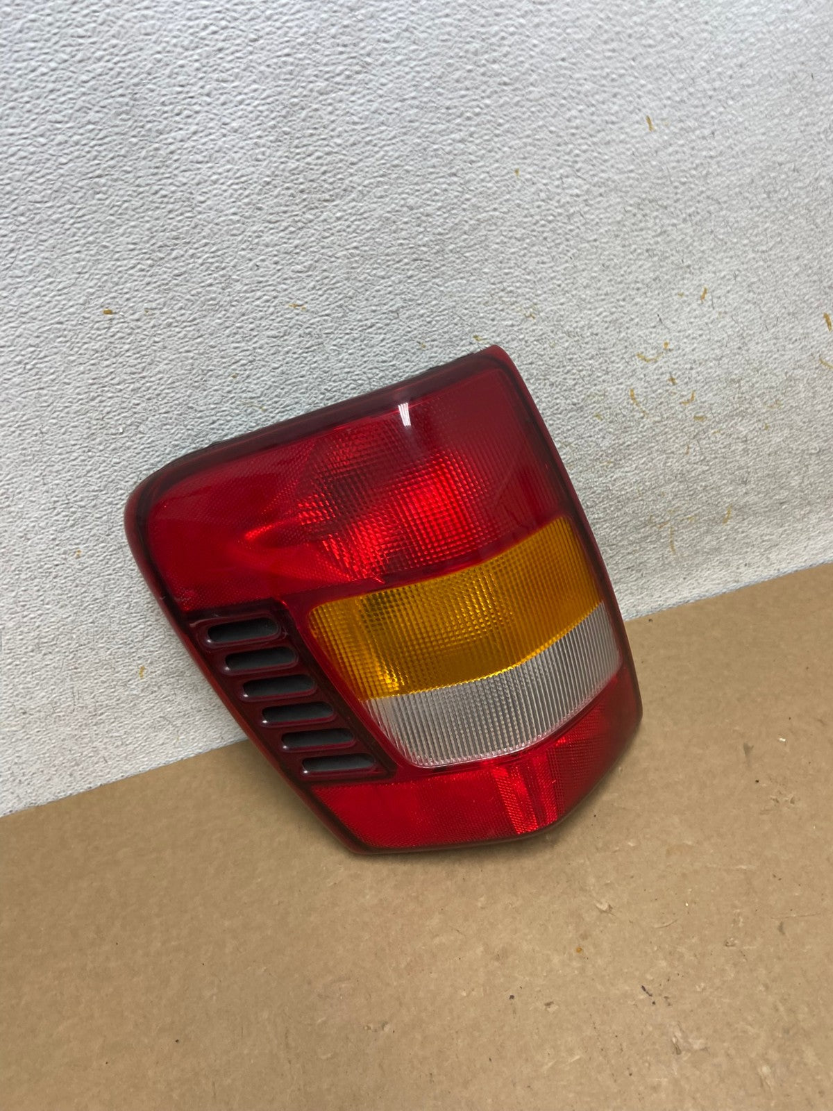 1999 - 2004 Jeep Grand Cherokee WJ Left Driver Lh Tail Light AI2629 LK2