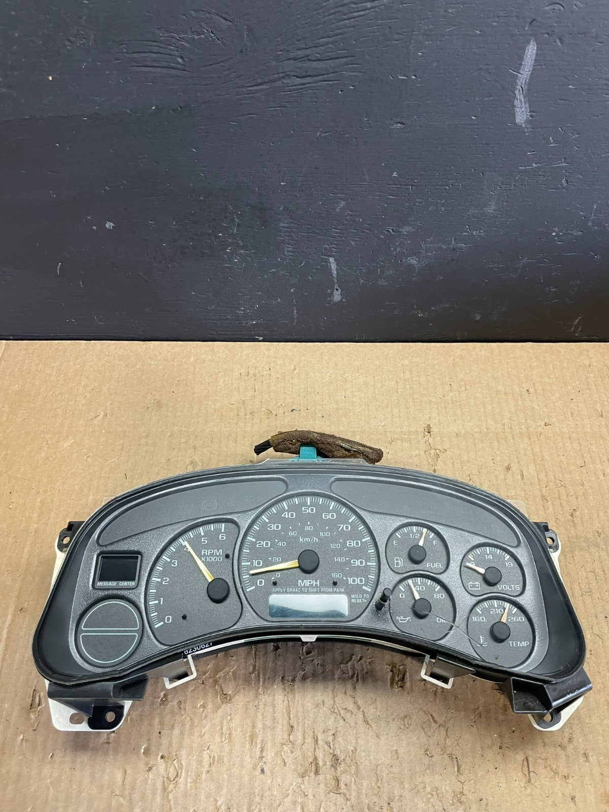 2002 GMC Yukon Speedometer Cluster Gauge Oem AB7528 DG0