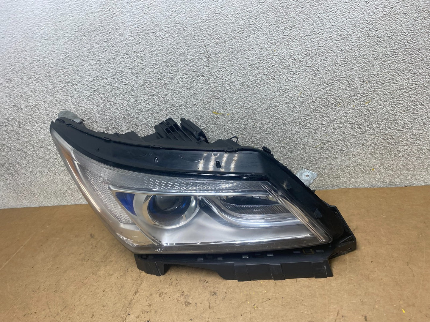 2014 2015 2016 Buick Lacrosse Allure Right Passenger W/ LED Headlight X7402 DG1