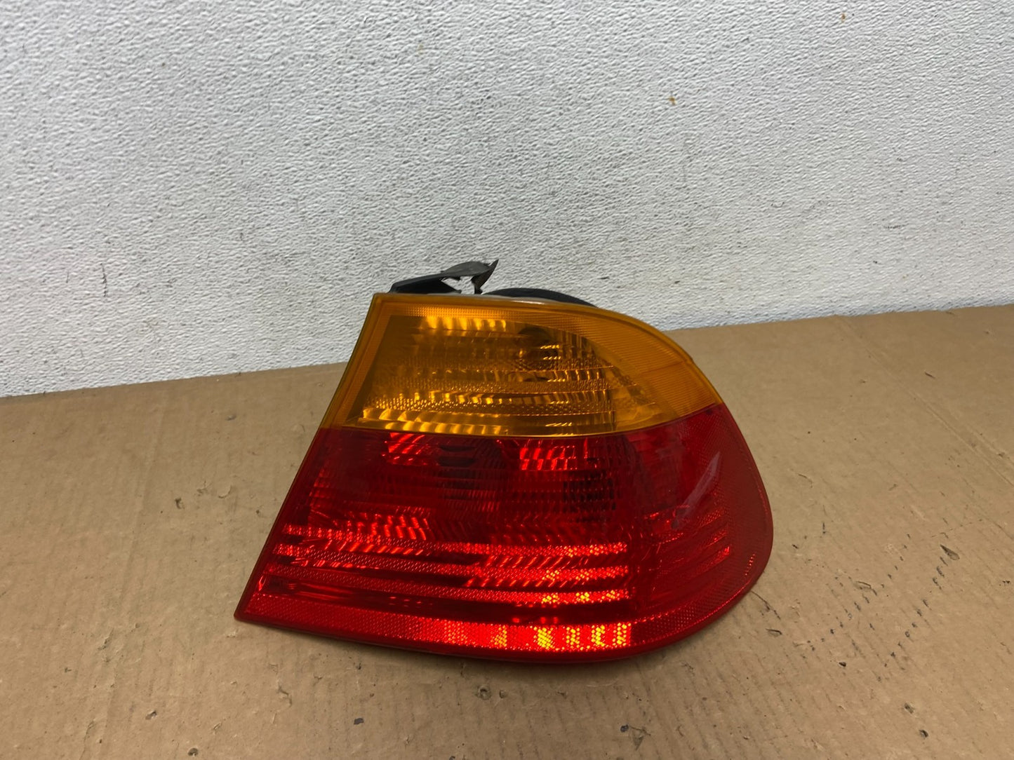 1999-2001 Bmw E46 325i 328i 330i Coupe Right Passenger Tail Light AD0979 DW0