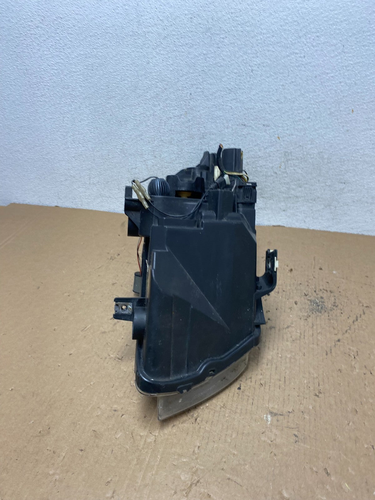 2009-2011 Bmw 3 Series 328i 4/D Sedan Left Driver Headlight Halogen AD8127 DW8