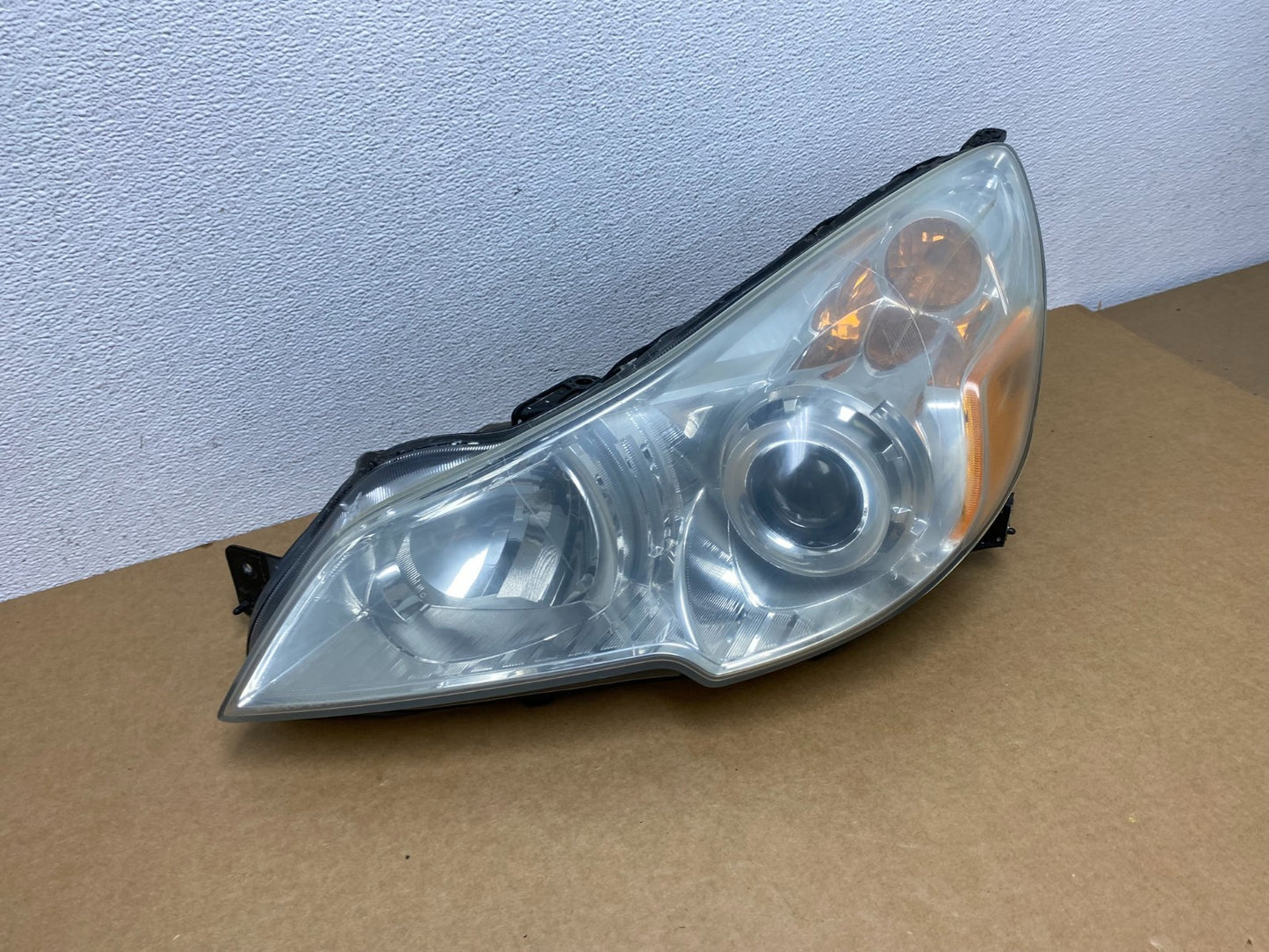 2010 2011 2012 Subaru Legacy Outback Left Driver Halogen Headlight AC1651 DW2