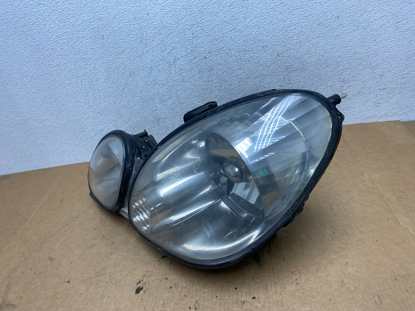 2001 to 2005 Lexus GS430 Gs300 Left Driver LH Headlight Xenon HID AE3255 DW1