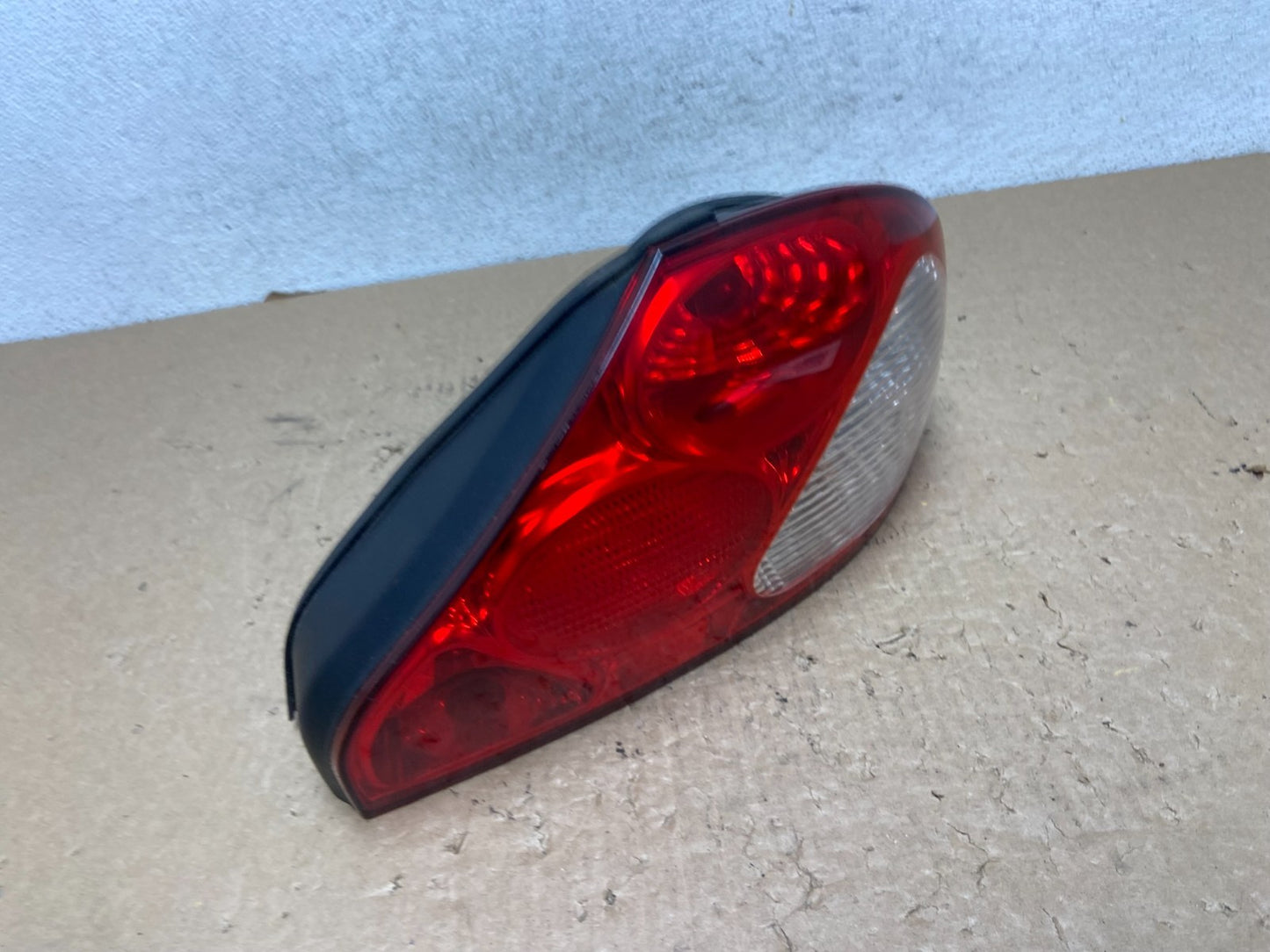 2001 to 2008 Jaguar X-Type Right Passenger RH Side Tail Light AF8112 DW2