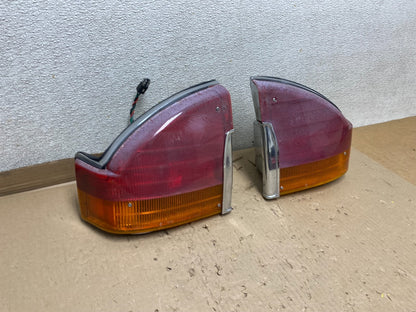 1986 to 1991 Jaguar Xjs Left+Right Set  Tail Lights OEM u1175 DG2