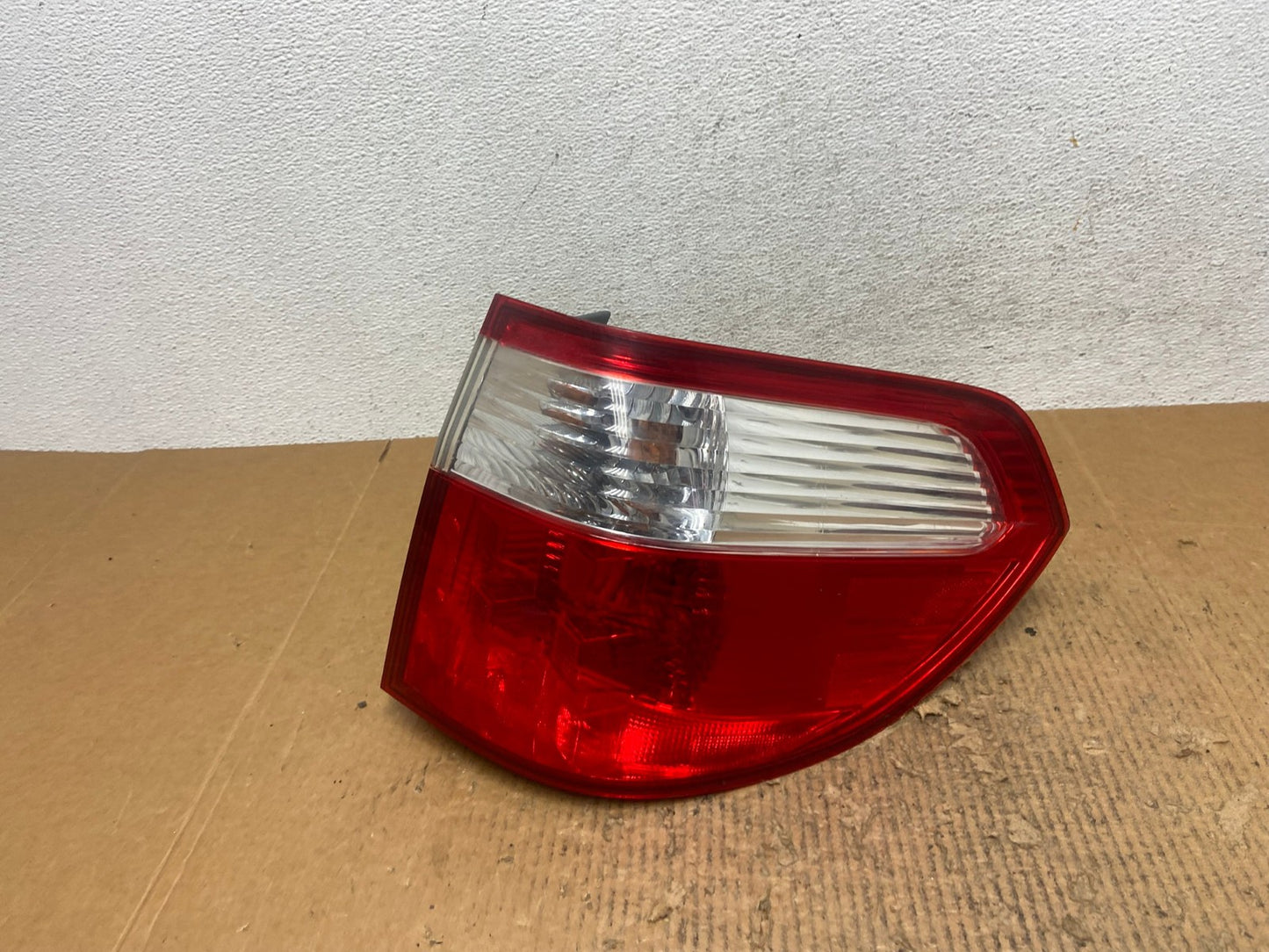 2005 2006 2007 Honda Odyssey Right Passenger RH Side Tail Light AE2804 LK0