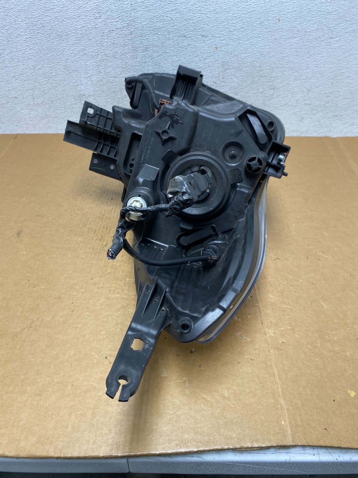 2015 to 2019 Nissan Versa Headlight Left Driver Lh Side AD9270 DW7