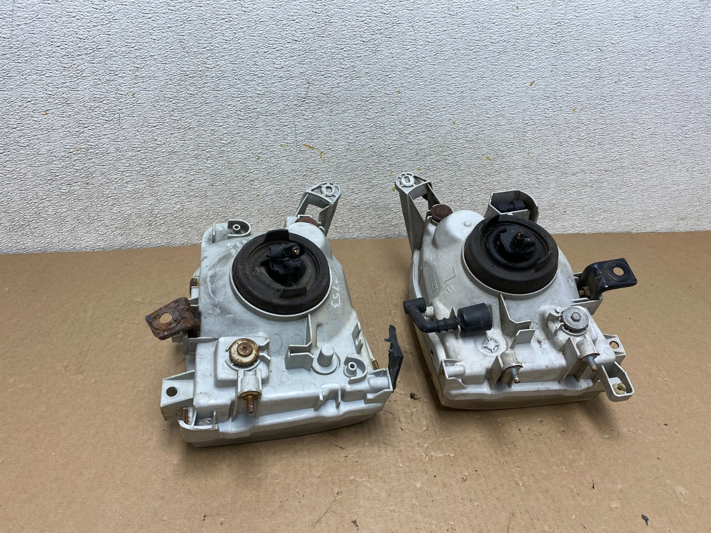 1999-2004 Nissan Pathfinder Left+Right Side Set Halogen Headlights P8186 DW14