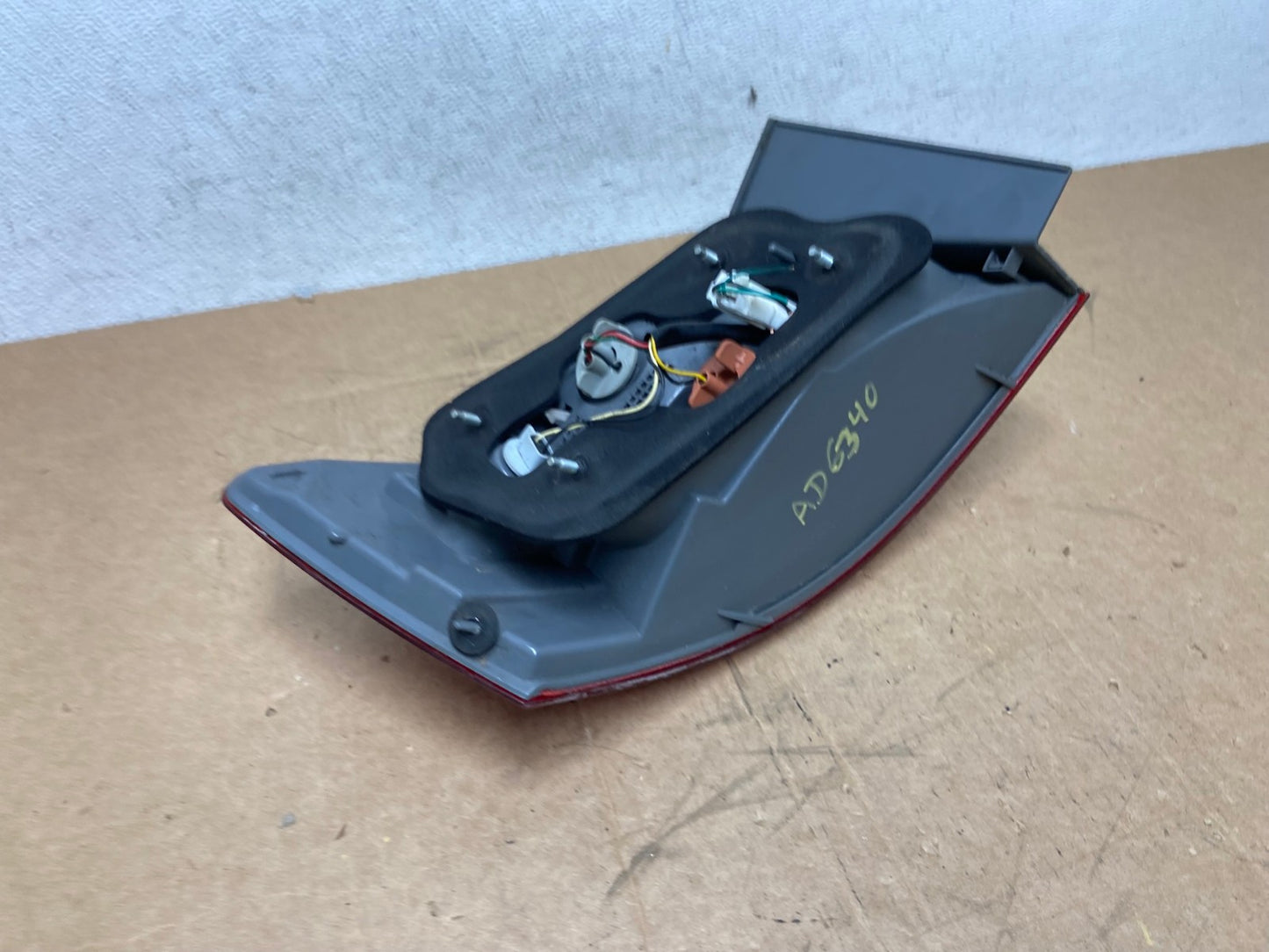 2009 to 2010 Hyundai Sonata Right Passenger Side Tail Light AD6340 LK4
