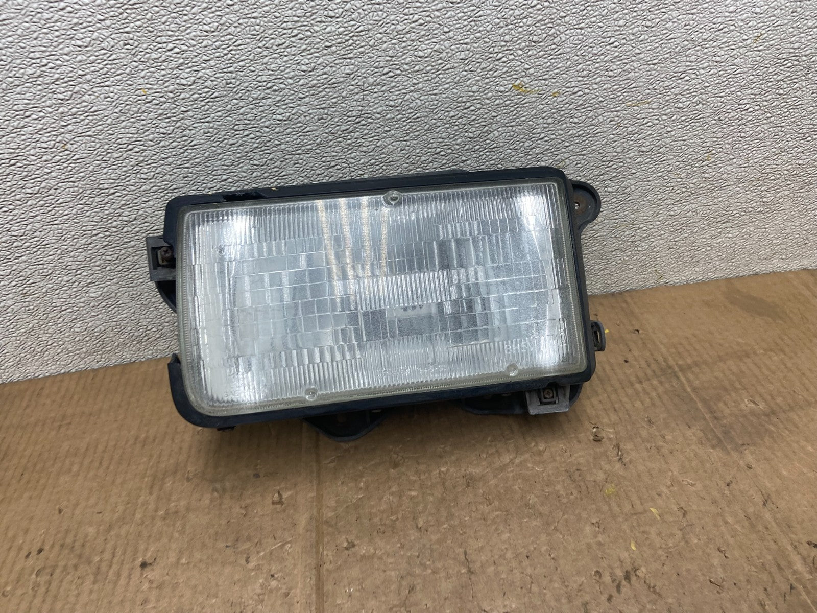 1991 to 1997 Isuzu Rodeo Left Driver LH Side Halogen Headlight AA6666 DG0