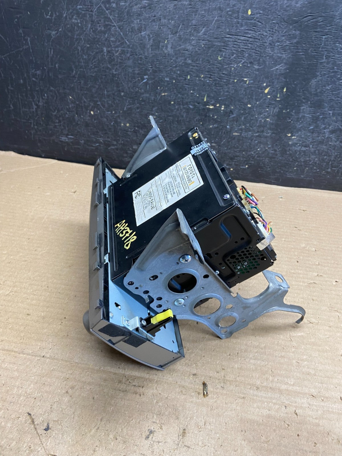 2010 2011 Toyota Camry Radio AM/FM CD Player Climate Control ah3718 DG5