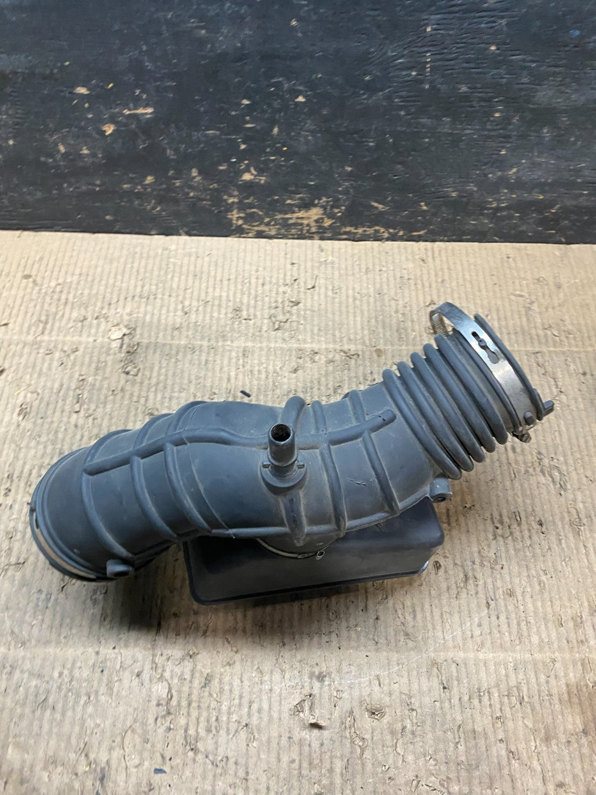 2009-2012 Ford Flex Taurus Lincoln Mks Air Hose  Duct Tube OEM t9796 DG5