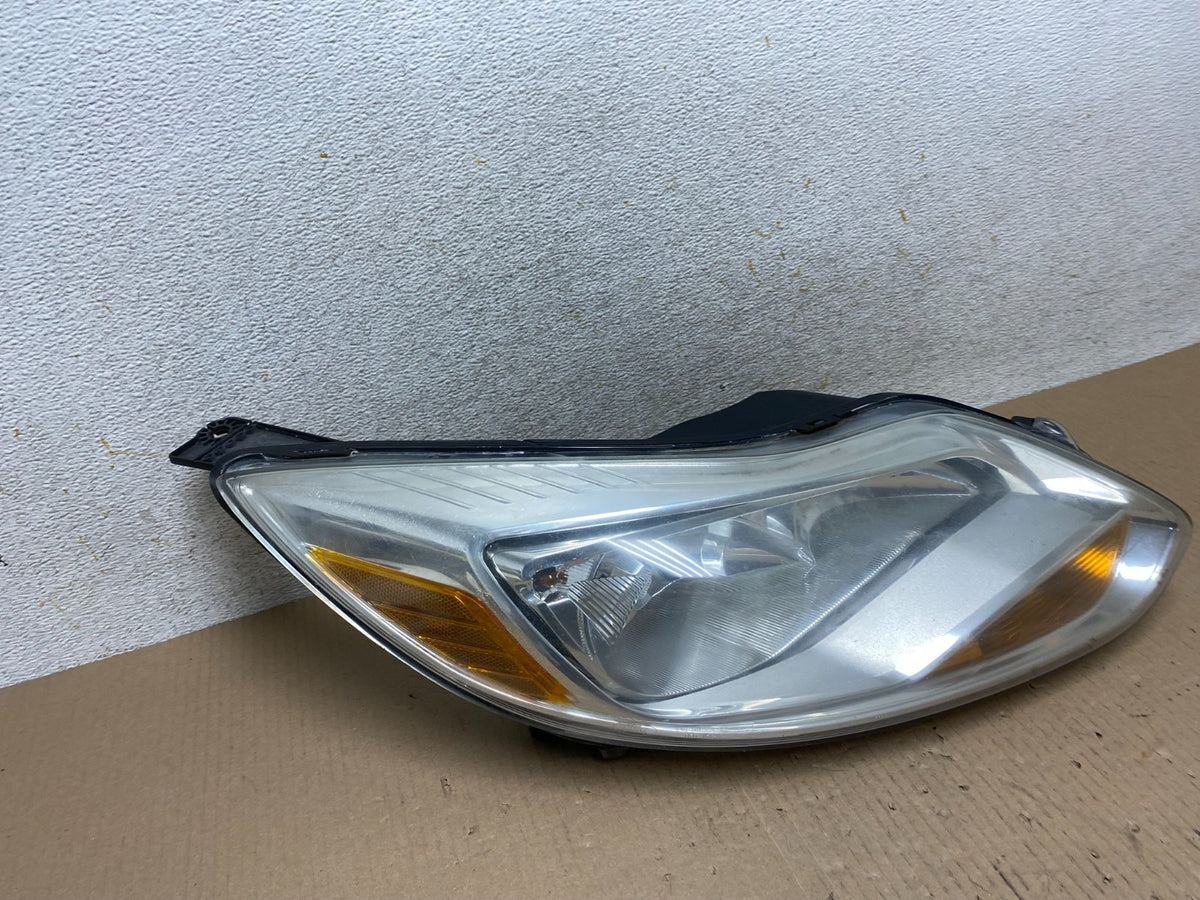 2012 2013 2014 Ford Focus Right Passenger Rh Side Headlight AJ2511 DW2