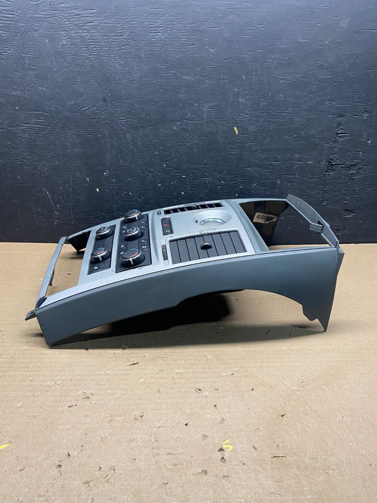 2008-2010 Chrysler Town Country Climate Control Panel Center Dash Trim L2015 DG5