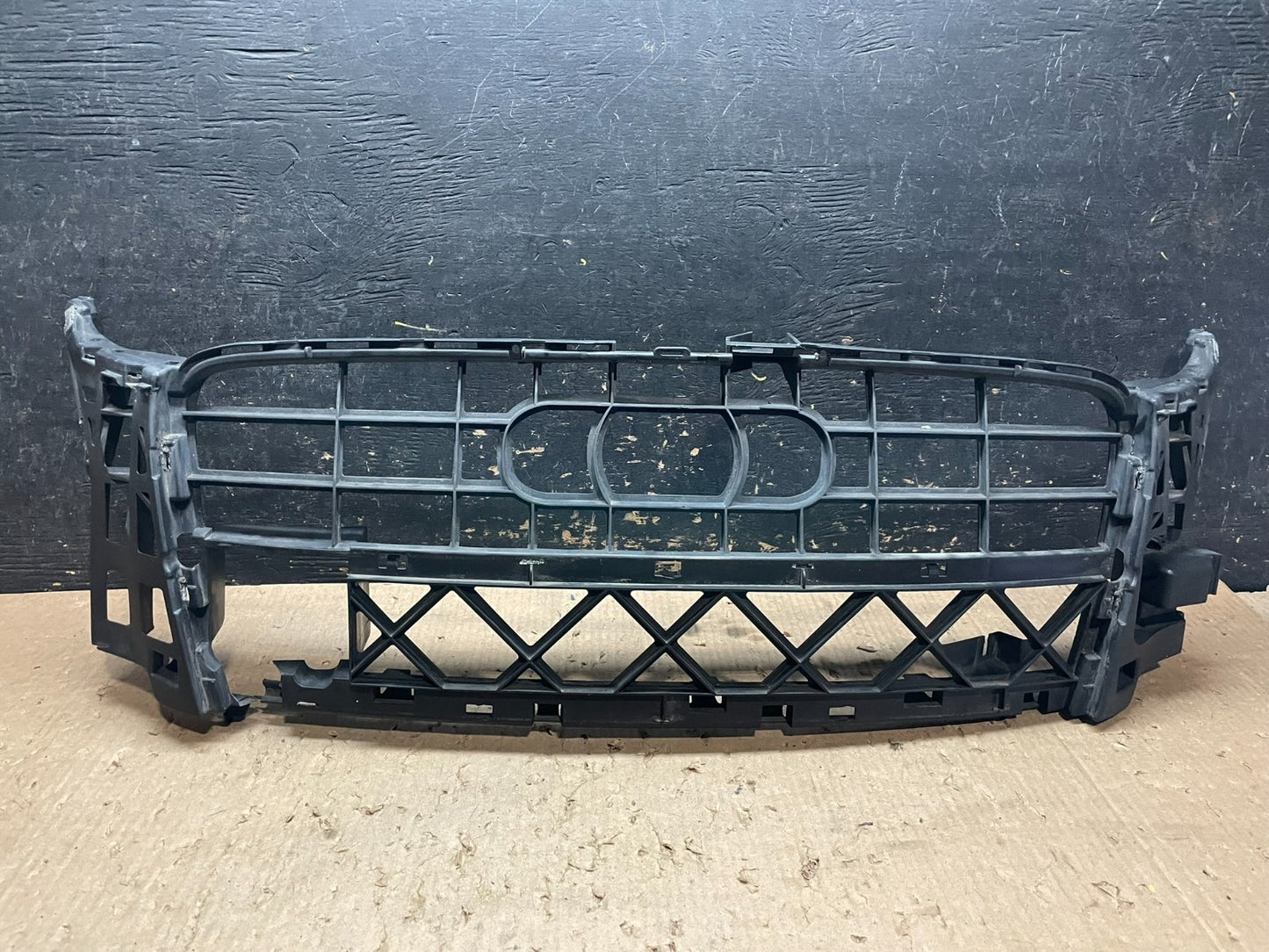 2007 2008 2009 Audi Q7 Front Bumper Cover Grill Support Reinforcement z5562 DG0