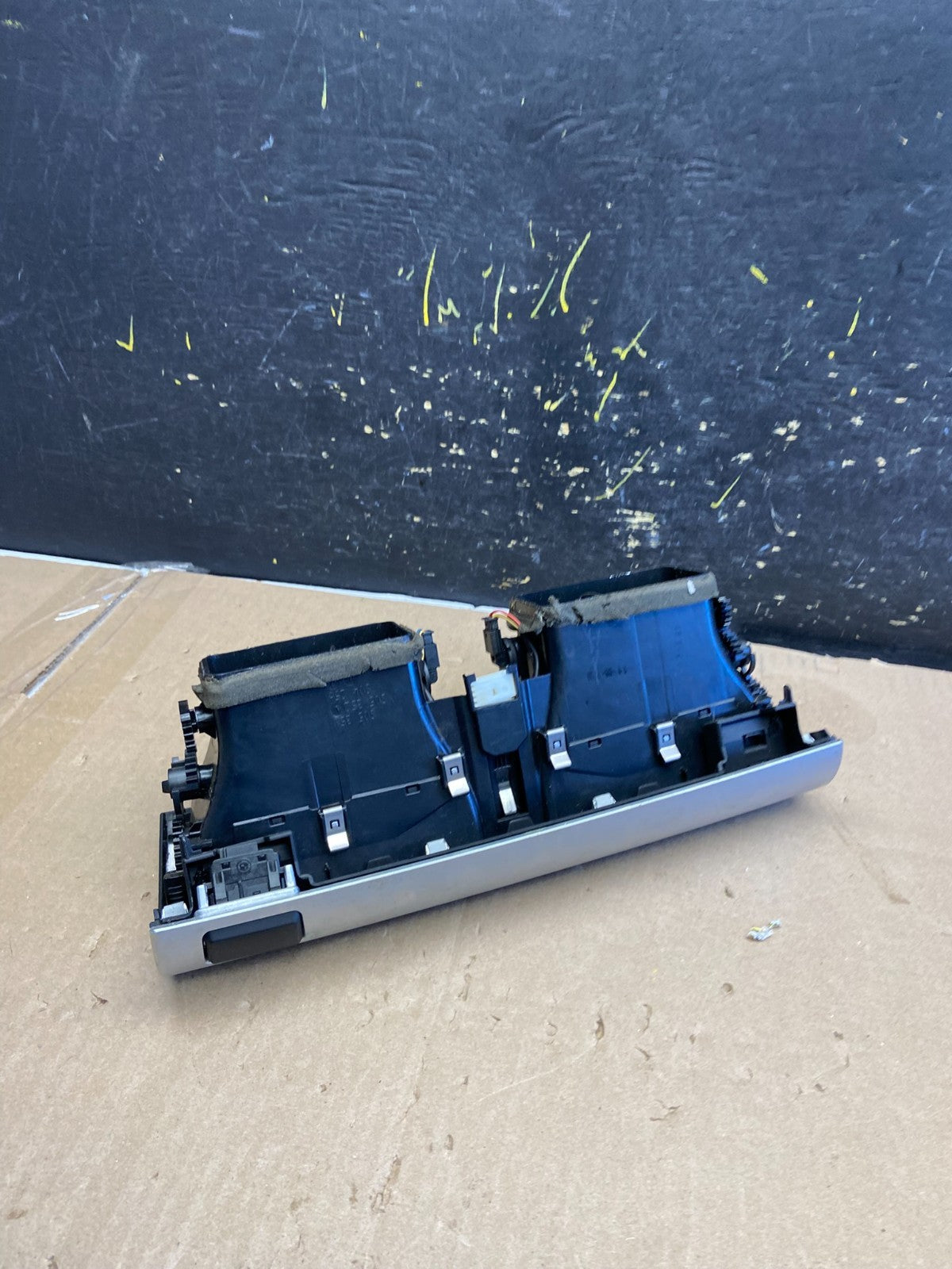 2007 to 2013 BMW X5 X6 Center Console Dash Air Vent OEM Ab1959 DG4