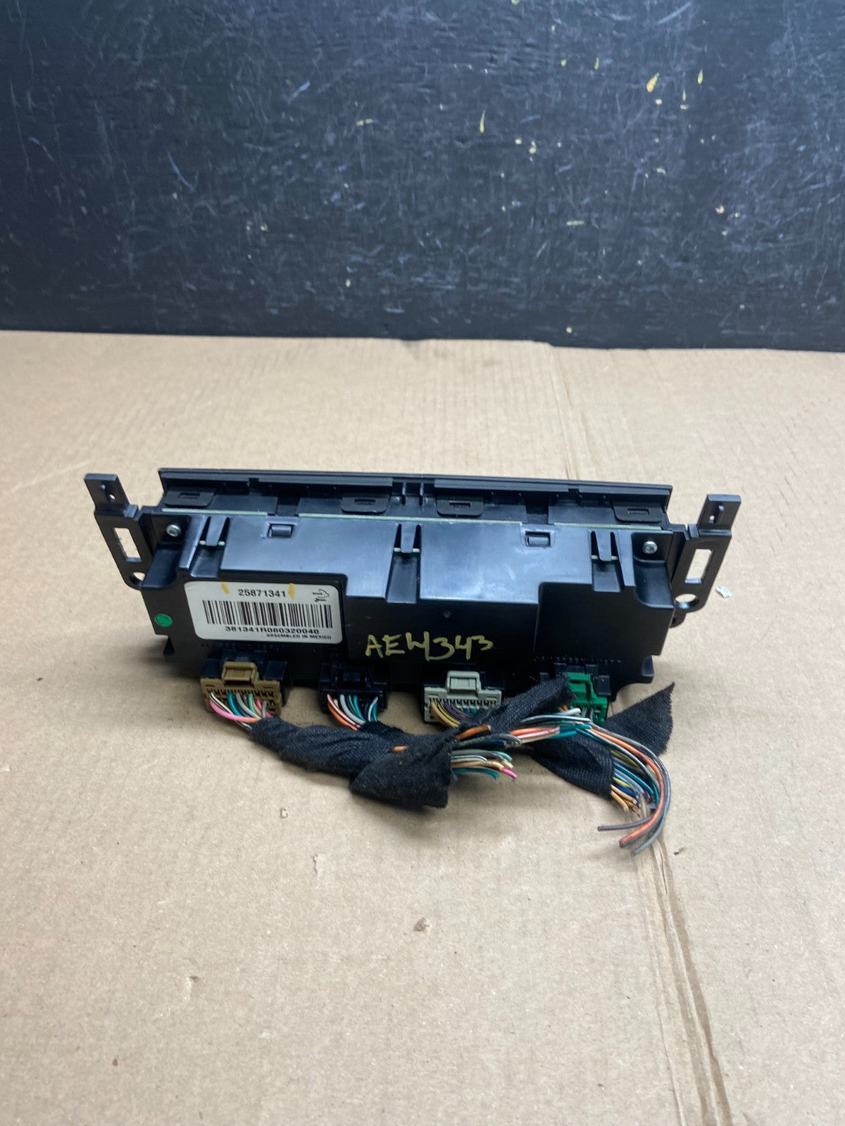 2007-2011 GMC Yukon Tahoe Automatic Climate Temperature Temp Control AE4343 DG4