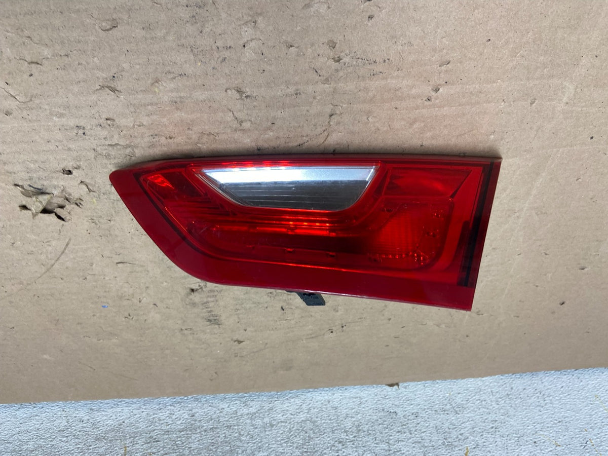 2016 - 2019 Chevrolet Malibu Right Passenger RH Inner Tail Light AI1045 DW0