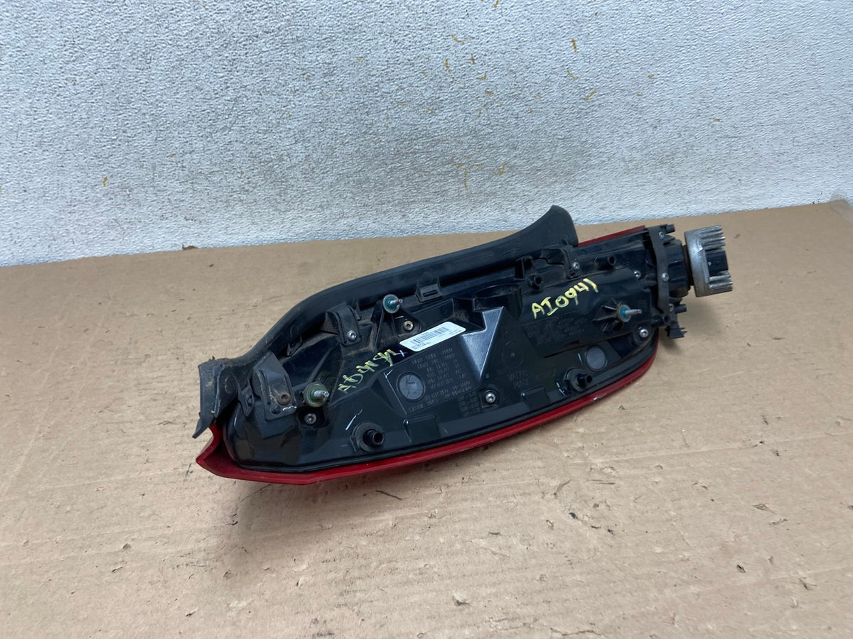 2013 to 2017 Cadillac XTS Right Passenger RH Tail Light AI0941 LK7