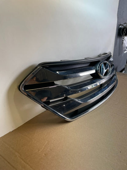 2013 to 2016 Hyundai Santa Fe Front Upper Grill Grille AG9979 DG2