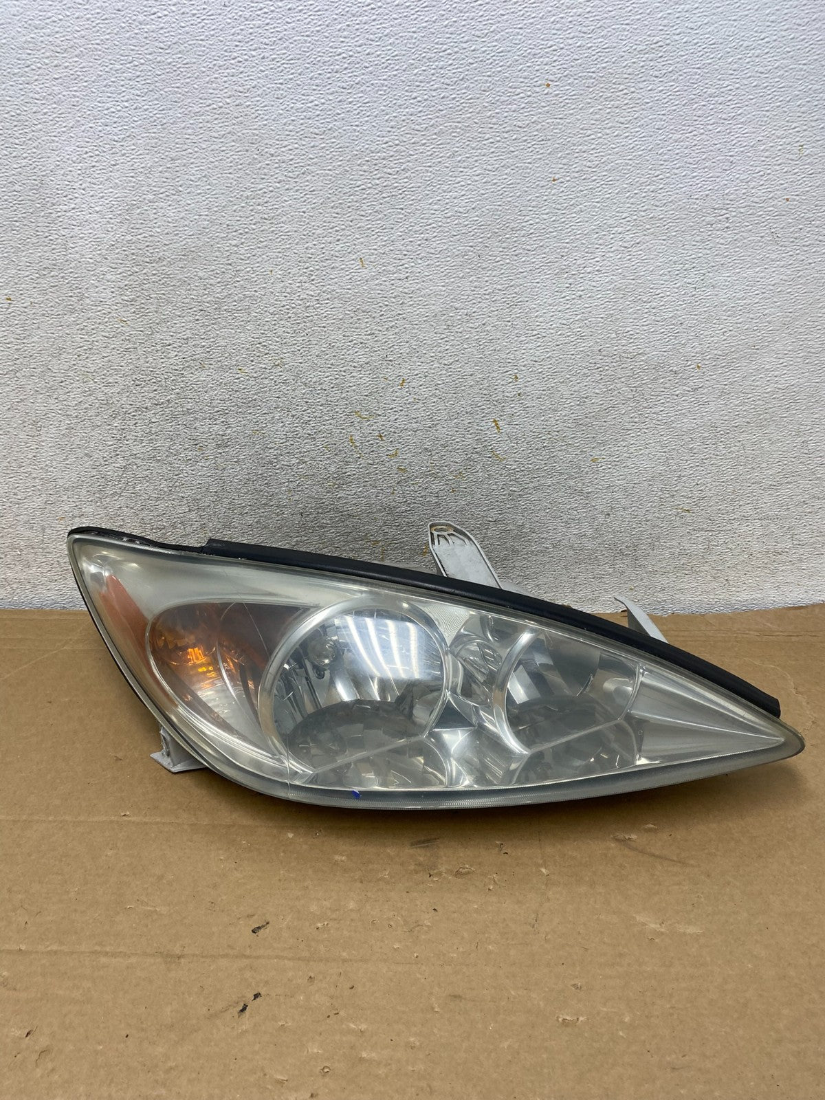 2002 to 2004 Toyota Camry Halogen Headlight Right Passenger Rh AH8251 DW0