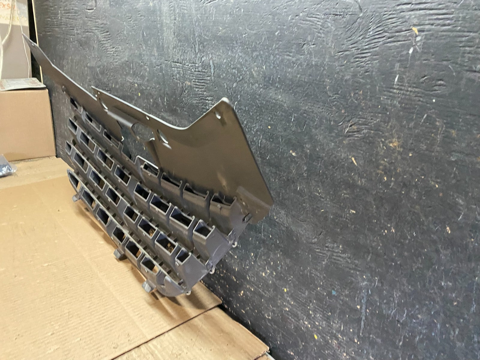 2007 to 2010 Chrysler Sebring Front Upper Grille Grill 0YW36TRMAC w5713 DG6