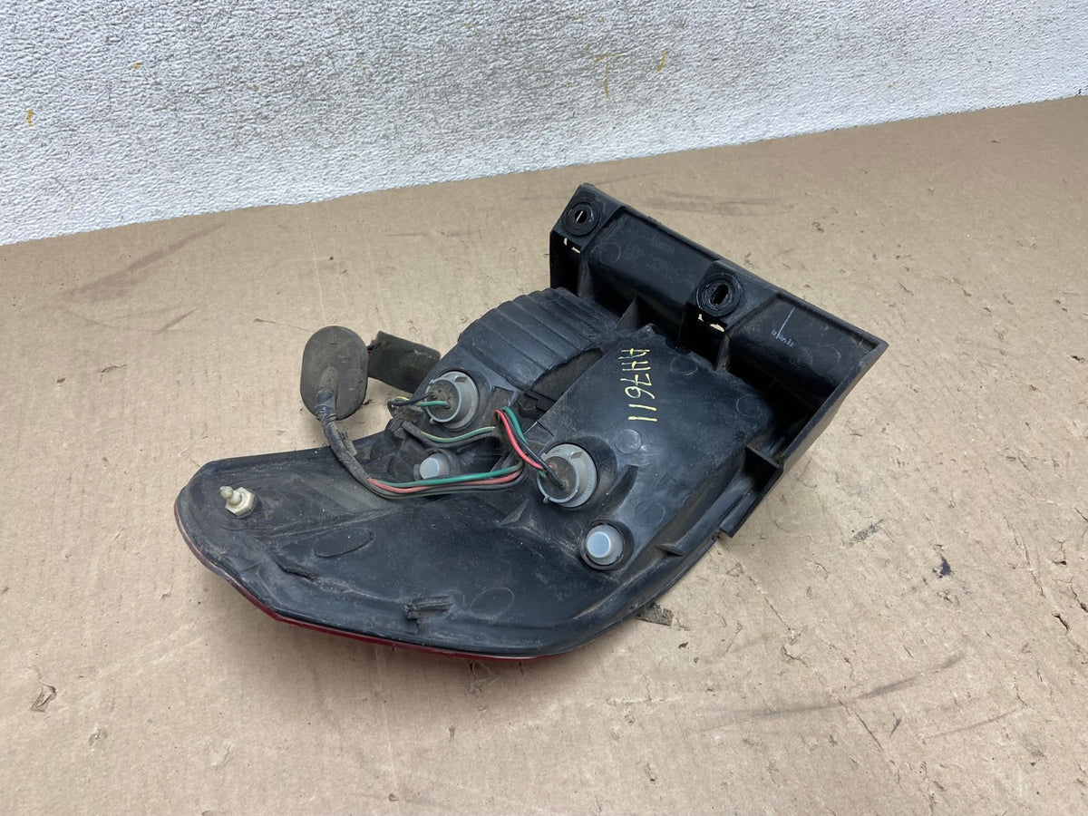1999 2000 2001 Honda Odyssey Left Driver LH Side Tail Light AH7611 LK4