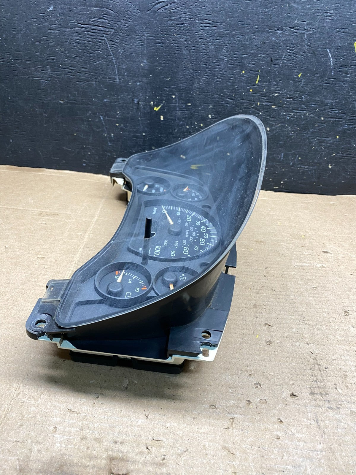 2004 to 2007 Chevrolet Express Speedometer Cluster Gauge OEM  r2769 DG2