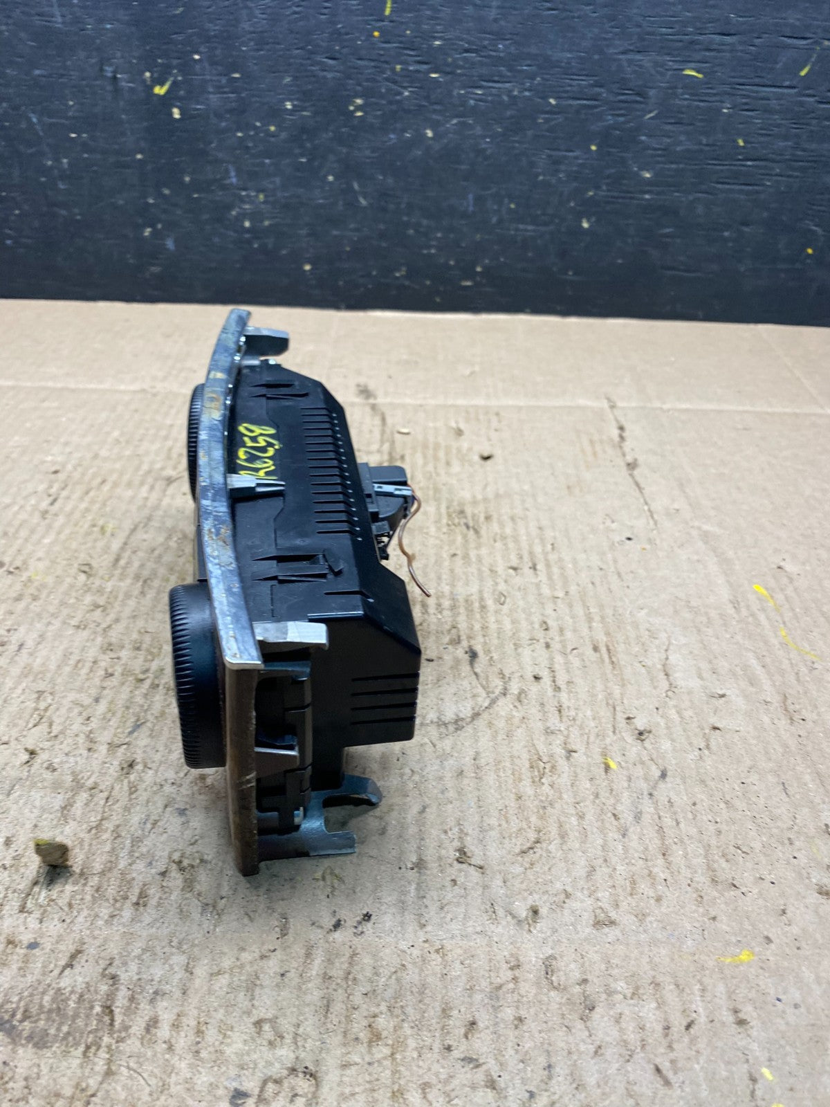 2005-2009 Mercedes W209 CLK350 A/C Heater Climate Control Trim R6258 DG1
