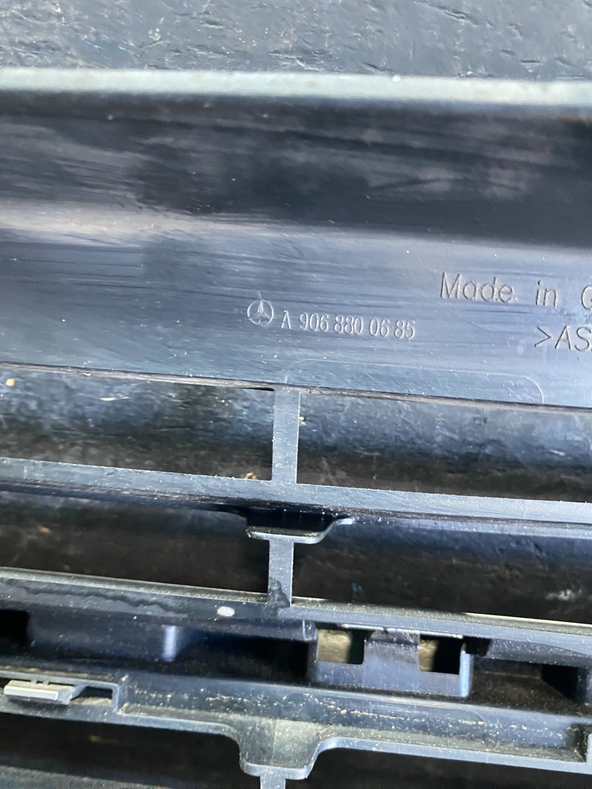 2009 to 2011 Freightliner Sprinter Front Upper Chrome Grill Grille P8790 DG7