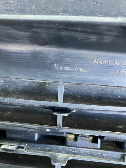 2009 to 2011 Freightliner Sprinter Front Upper Chrome Grill Grille P8790 DG7