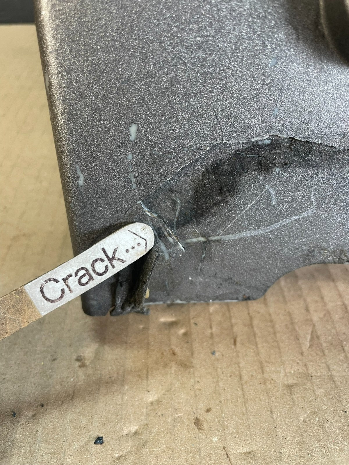 2003 to 2007 Hummer H2 Center Cosnole A/C Climate Control Radio Bezel ae3452 DG3
