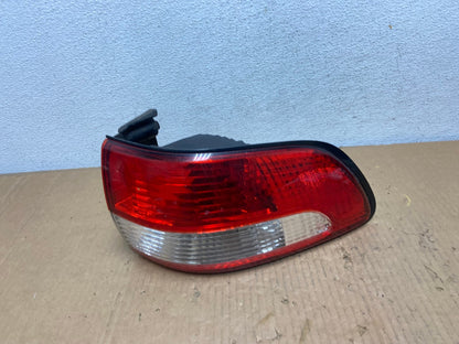 2001 2002 2003 Toyota Sienna Right Passenger Rh Side Tail Light AD1012 LK0