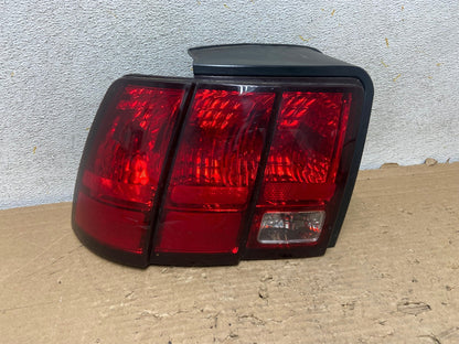 1999 - 2004 Ford Mustang Left Driver Lh Side Tail Light AH9196 LK0