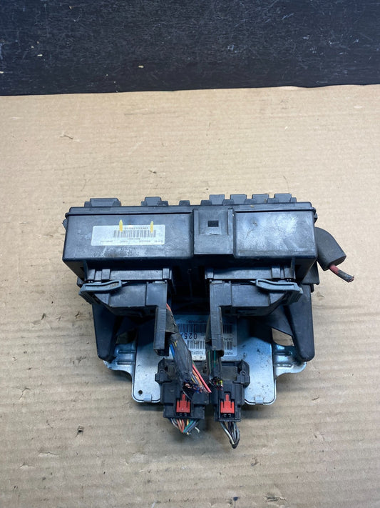 2007 Jeep Grand Cherokee Body Control Module BCM Power Fuse Box AE0107 DG0