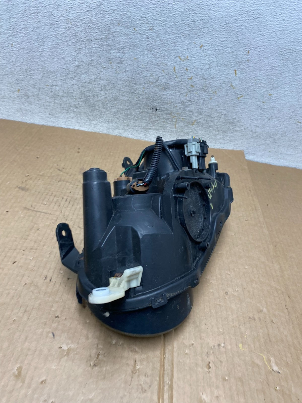 2004 to 2005 Subaru Impreza Right Passenger Side Halogen Headlight AI4474 DW8