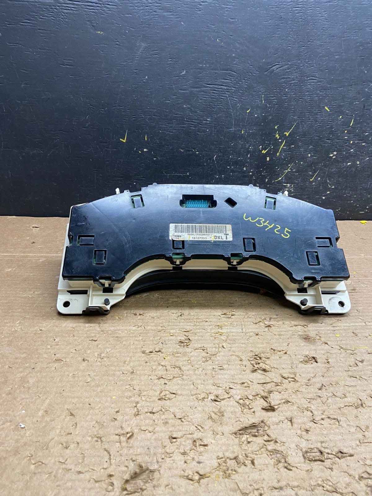 2004 to 2007 Chevrolet Express Speedometer Cluster Gauge OEM W3426 DG5