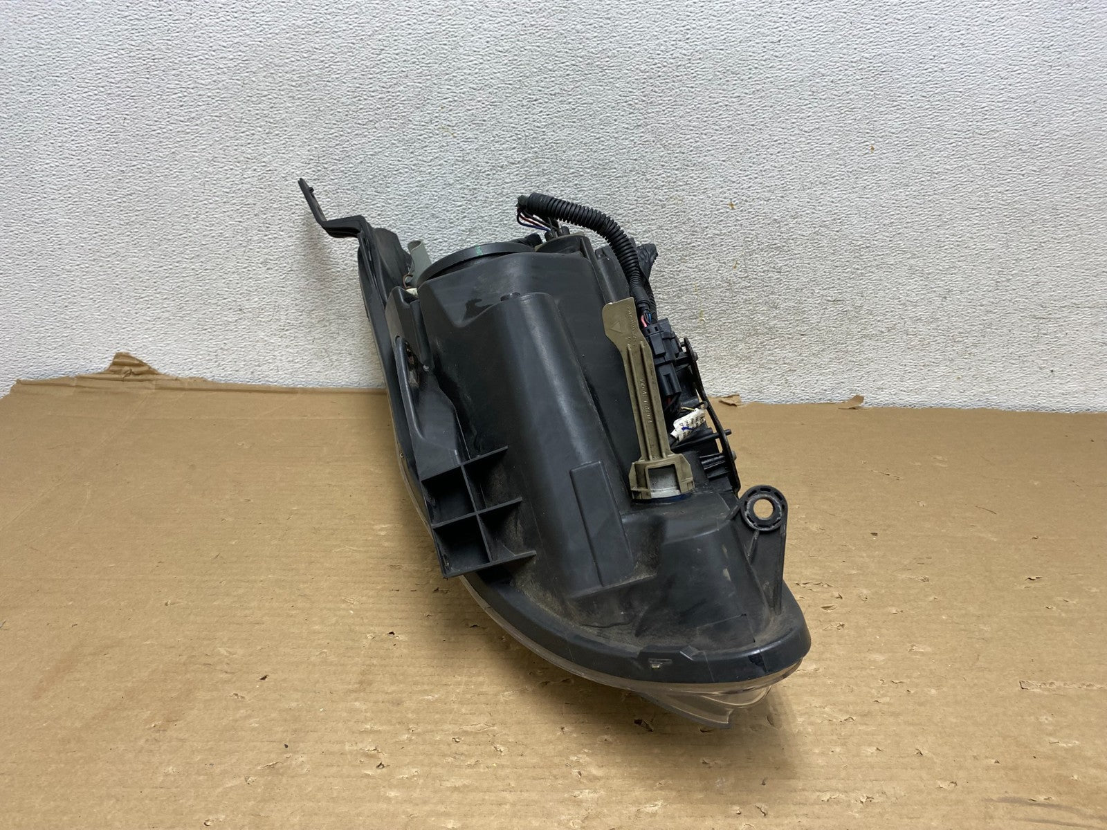2013 - 2015 Nissan Sentra W/LED Halogen Right Passenger Headlight AG9239 DW8