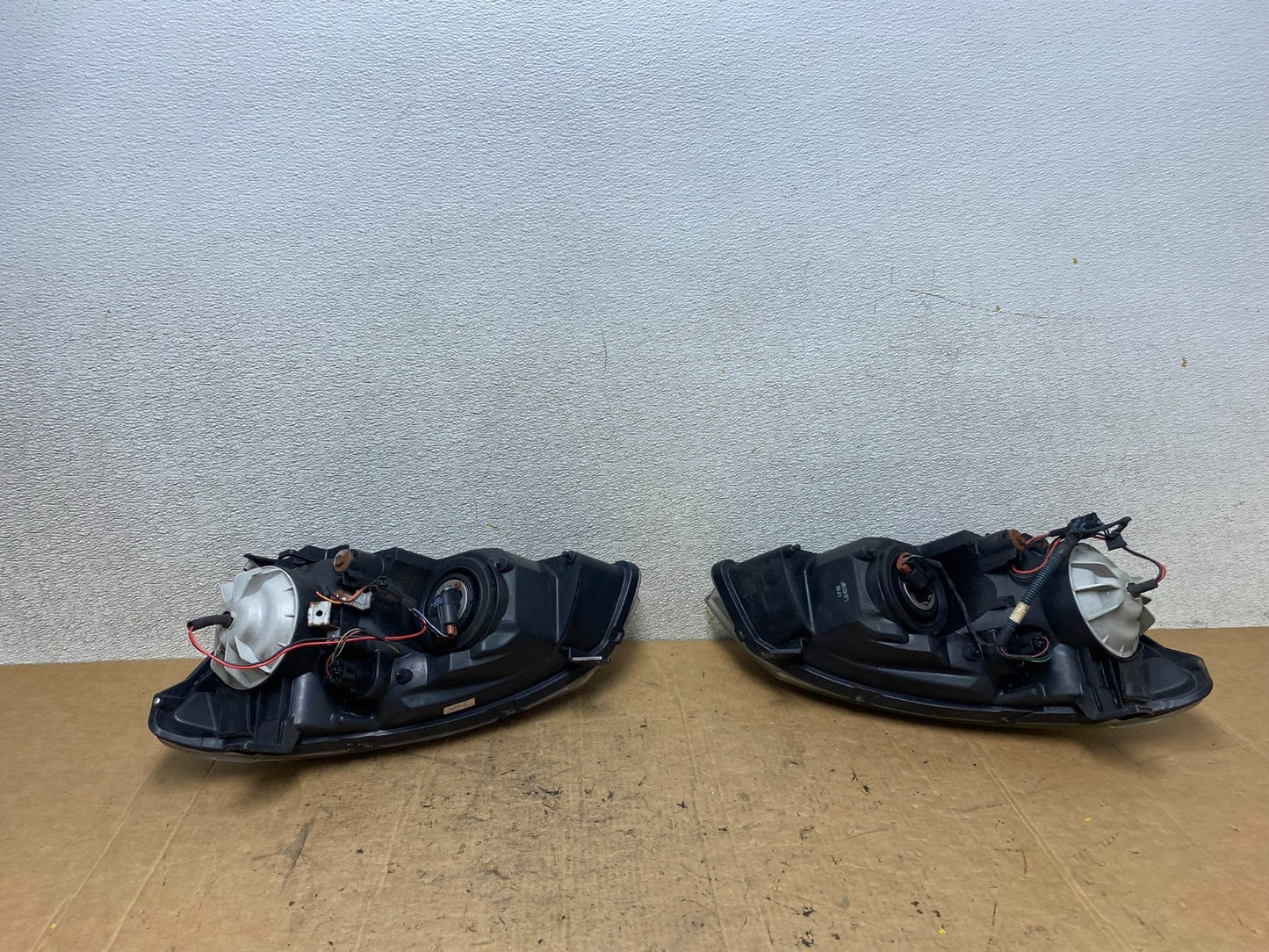 2005 to 2006 Nissan Altima Left+Right Set Halogen Headlights Oem T3720 DW10