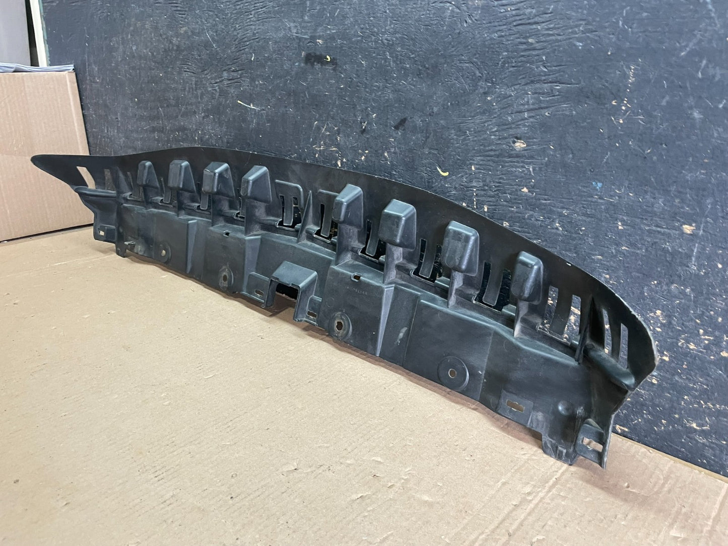 2012 to 2014 Chrysler 300 Front Upper Grille Radiator Cover OEM aa1921 DG5