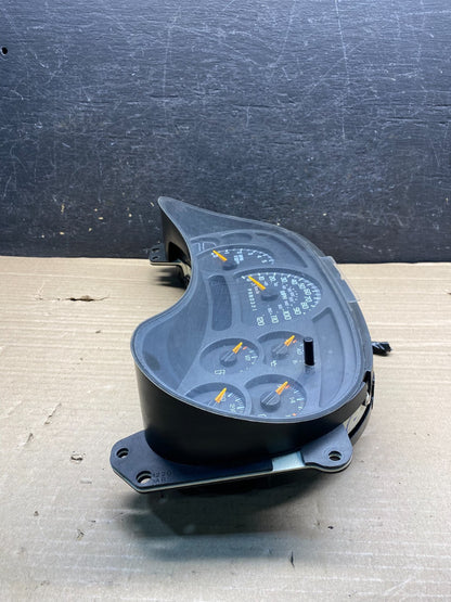 2003 to 2006 Chevrolet Silverado Speedometer Instrument Cluster AH9941 DG2