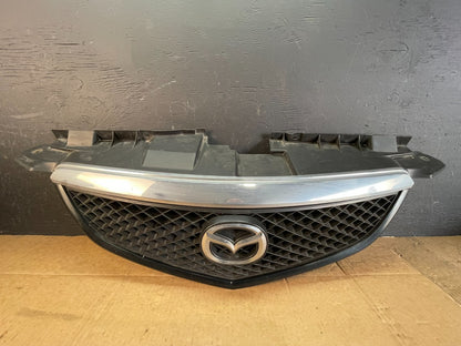 2002 2003 Mazda MPV Front Upper Grille Grill AC5123 DG0