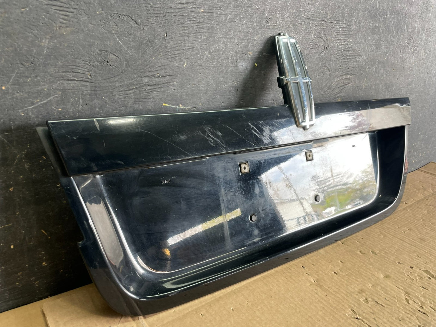 2007 to 2014 Lincoln Navigator Trunk Liftgate License Plate AB3156 DG1