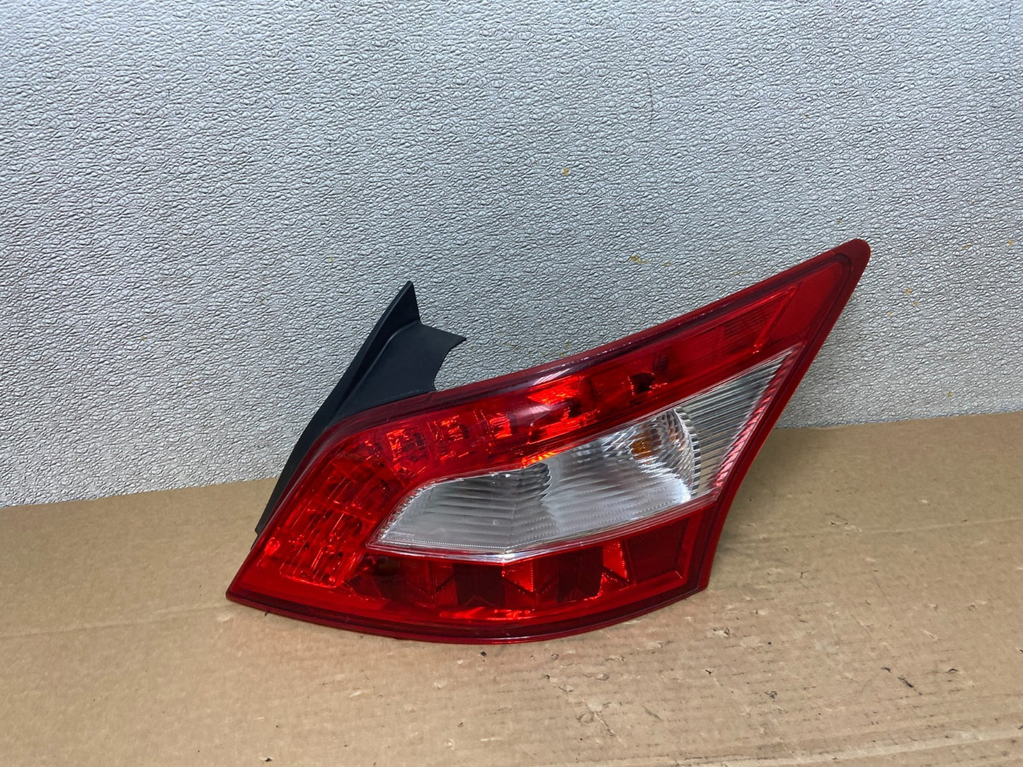 2009 2010 2011 Nissan Maxima Right Passenger RH Side Tail light AB4541 LK0