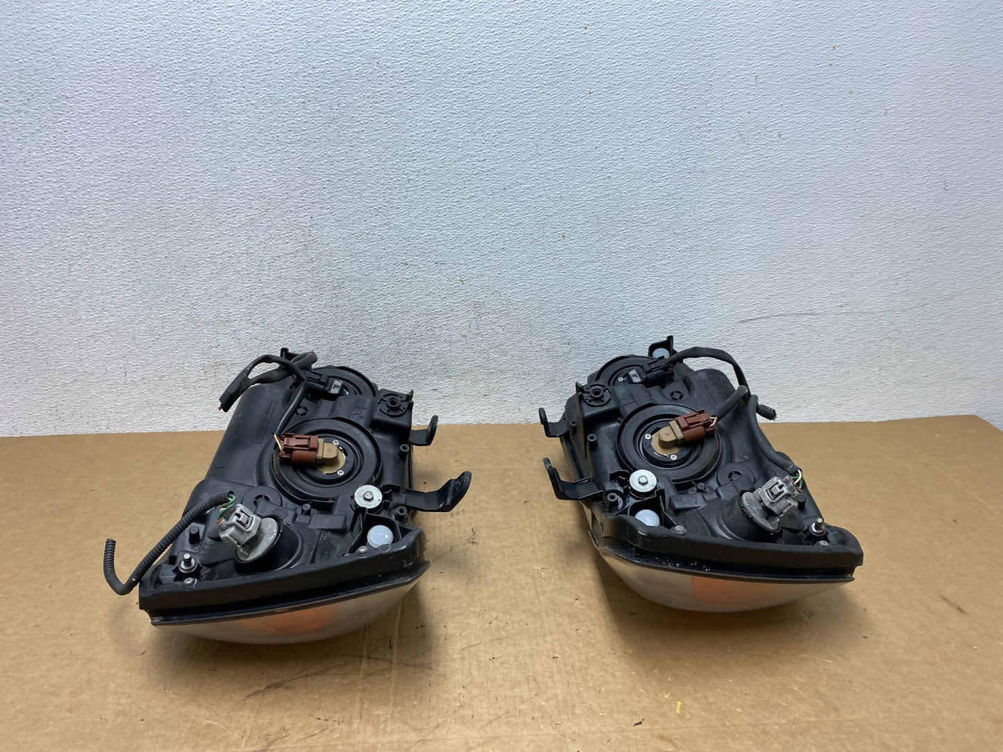 2004 2005 2006 Toyota Highlander Headlights Left+Right Side AD6327 DW9