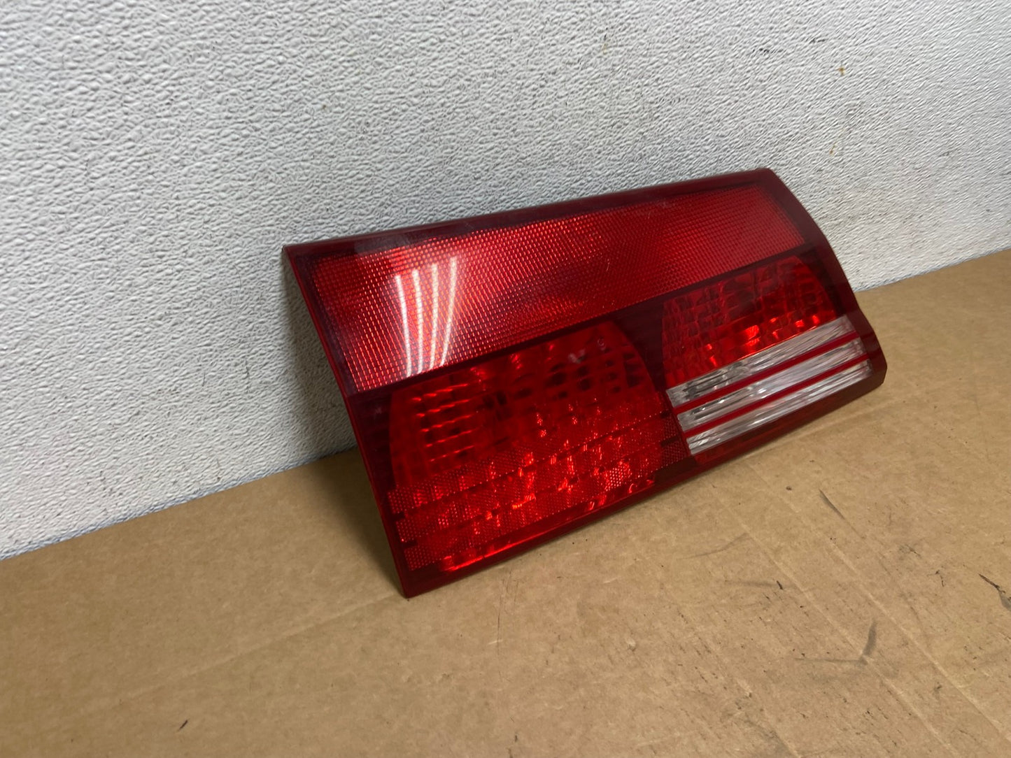 2004 - 2005 Toyota Sienna Left Driver LH Side Inner Tail Light AD5475 LK2