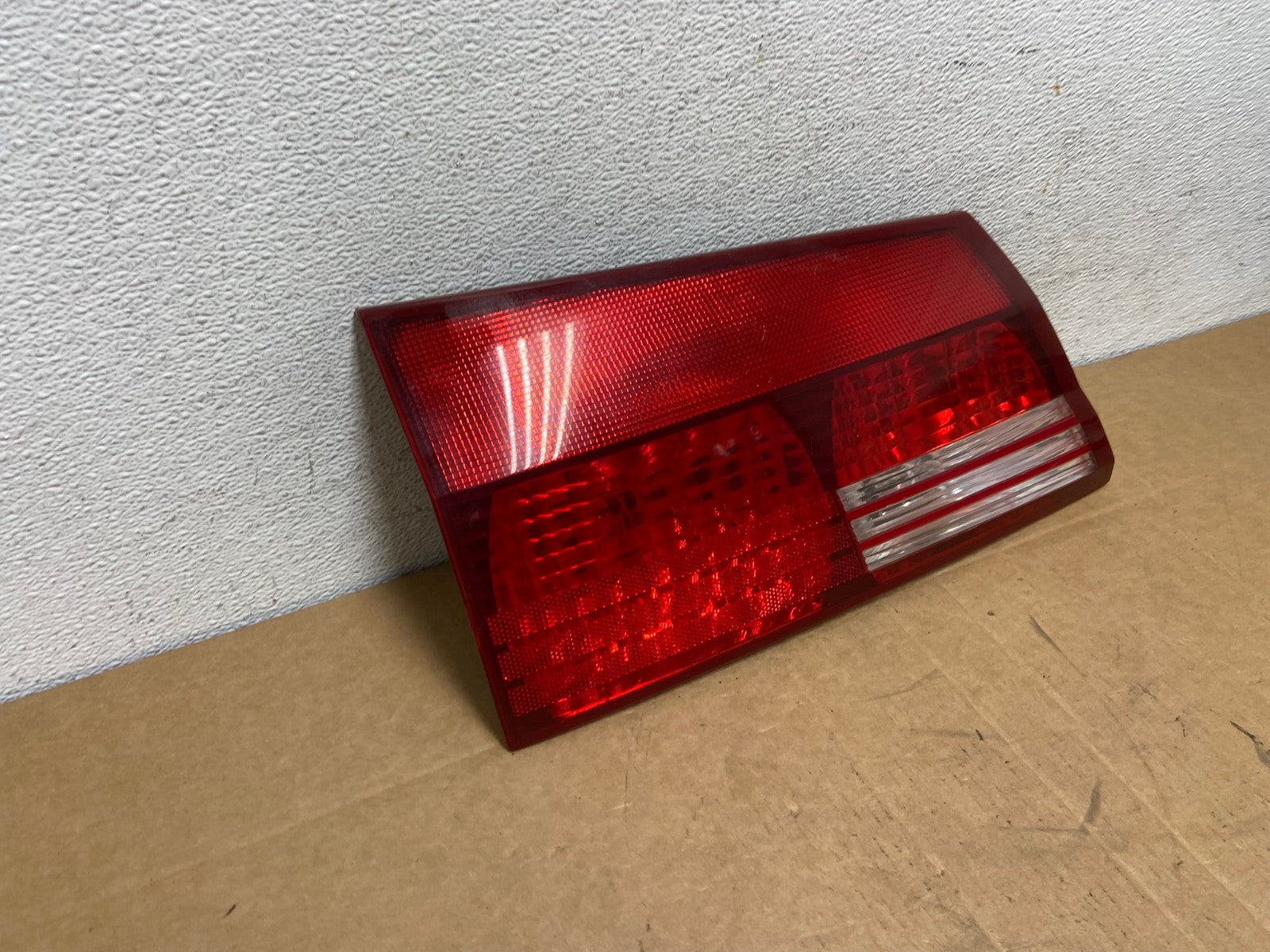 2004 - 2005 Toyota Sienna Left Driver LH Side Inner Tail Light AD5475 LK2