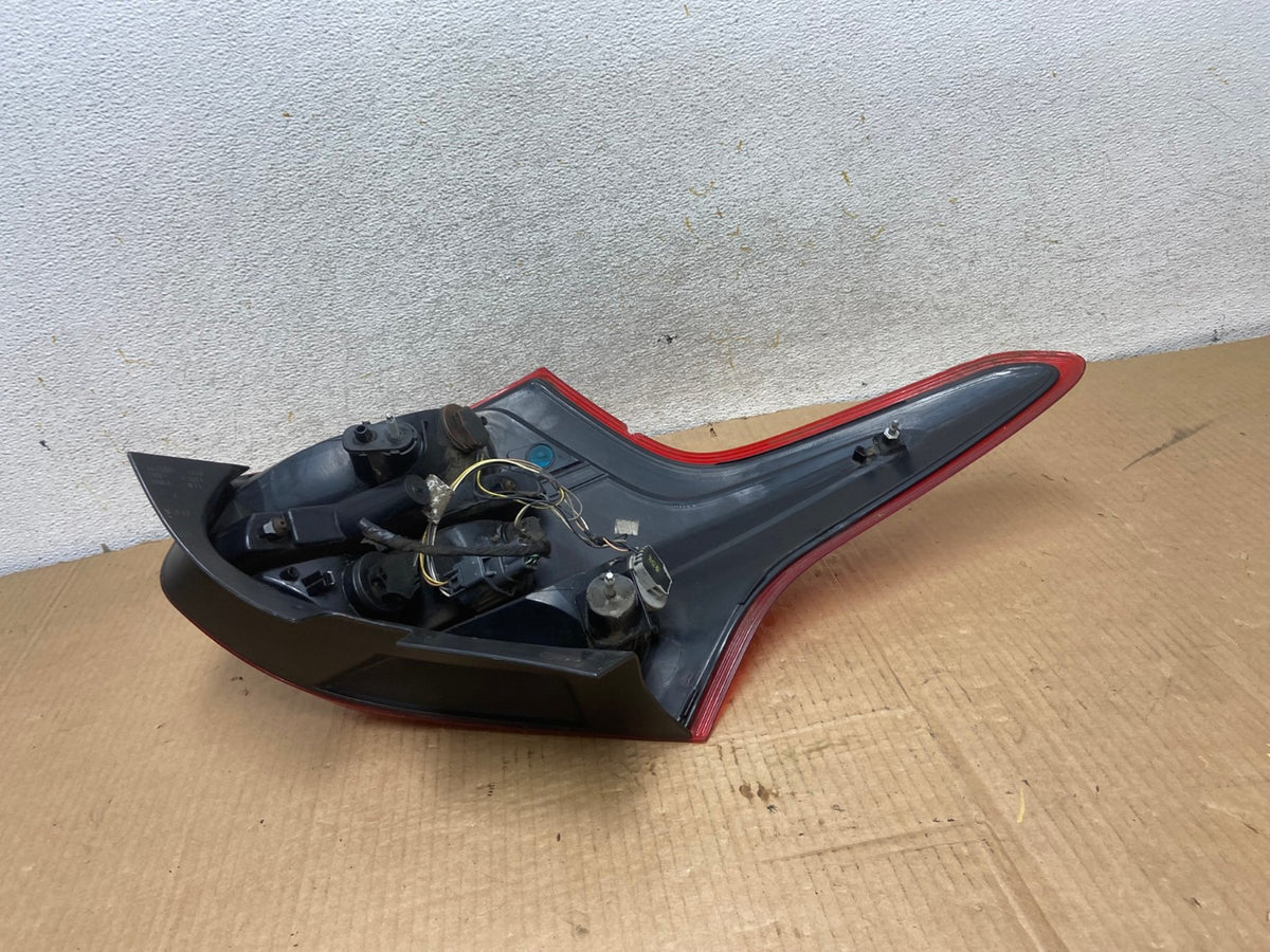 2012-2014 Ford Focus Hatchback Right Passenger Side Rh Tail LIght AI6982 LK5