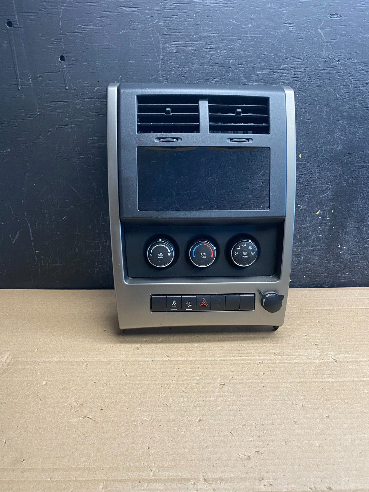 2008 to 2012 Jeep Liberty Dash Climate Temperature Control Radio Bezel AG0114 DG0