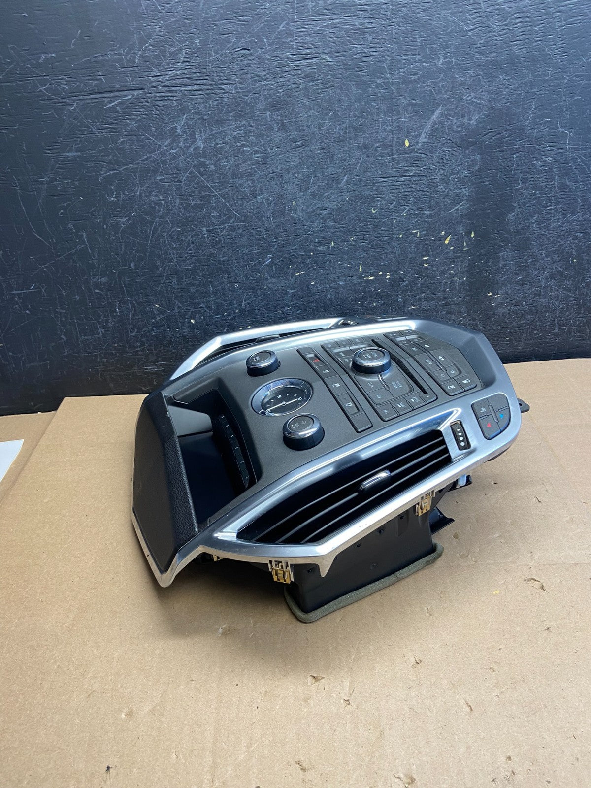 2010-2012 Cadillac SRX A/C Heater Radio Climate Control Panel Bezel OE AI3227 DG1